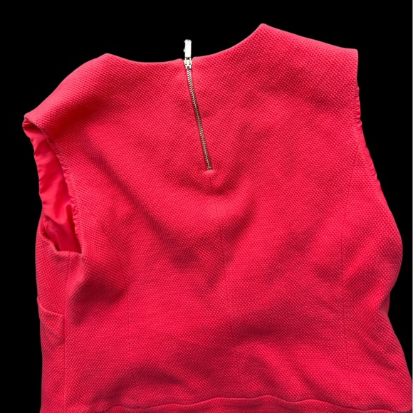 ✨ Vince Camuto pink sleeveless top with zipper✨ - Picture 4 of 4